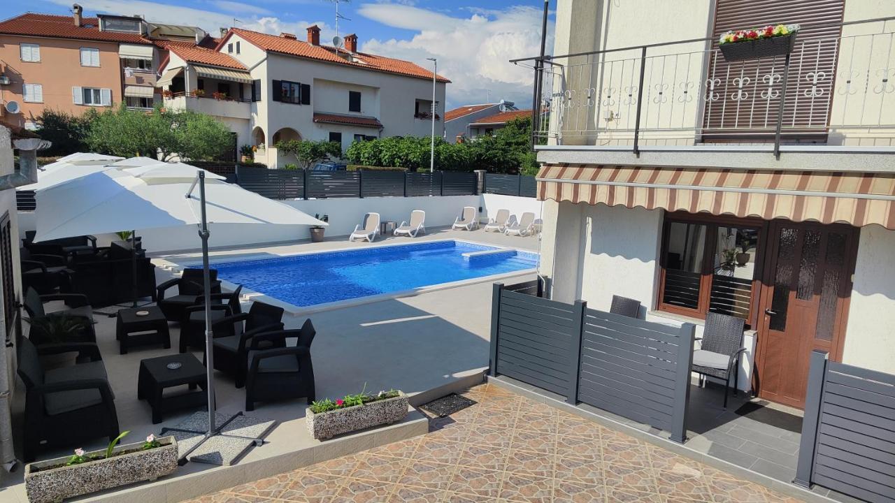 Viktor Rooms And Apartments Ровинь Экстерьер фото